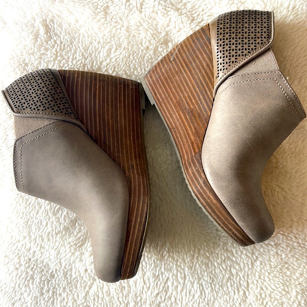 Dr. Scholls Women's Harlow Wedge Bootie